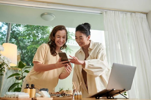 What Is the Role of Customer Feedback in Product Development for Tech SMEs?