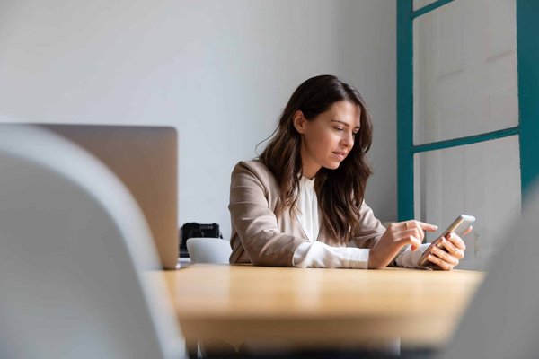 What Are the Key Features of a Successful Mobile App for UK Grocery Delivery Services?